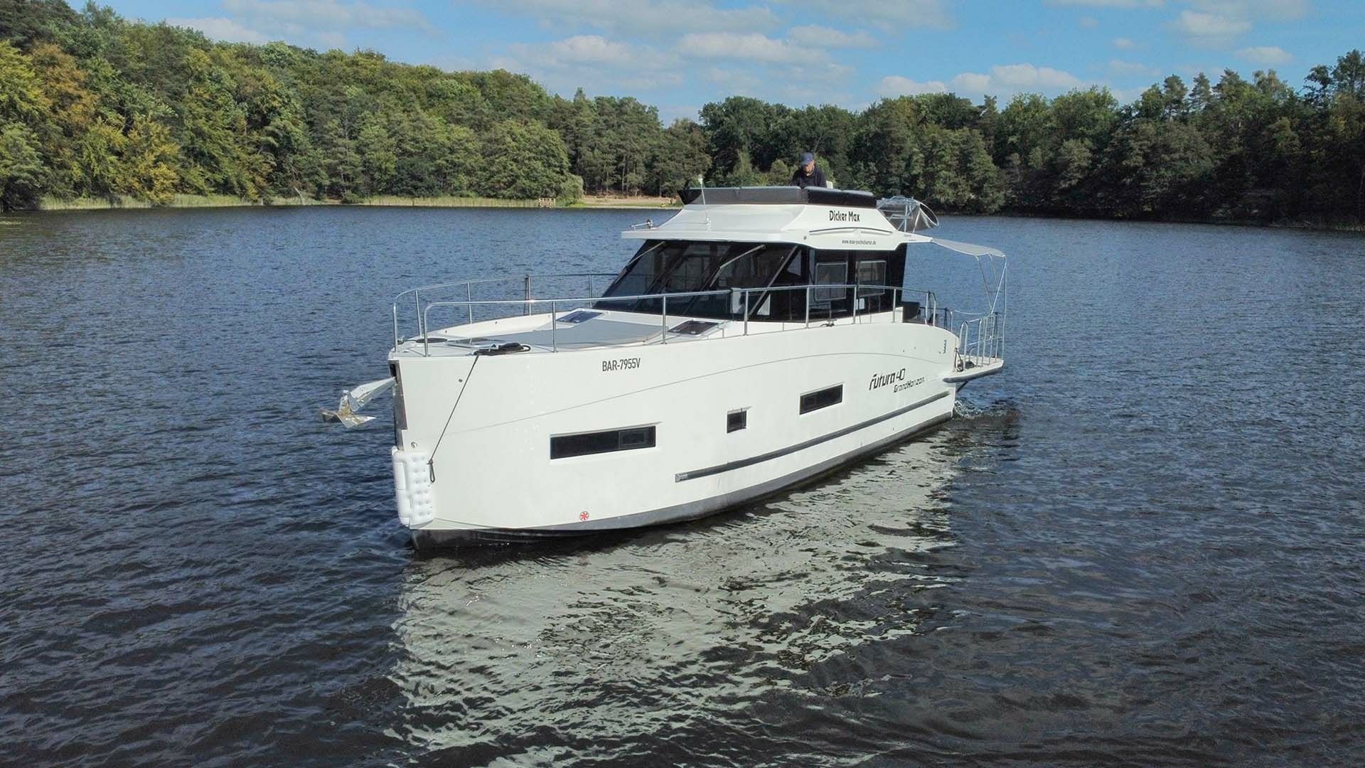 Futura 40 | Dicker Max