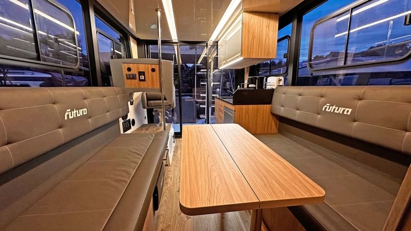 Futura 40 | Dicker Max