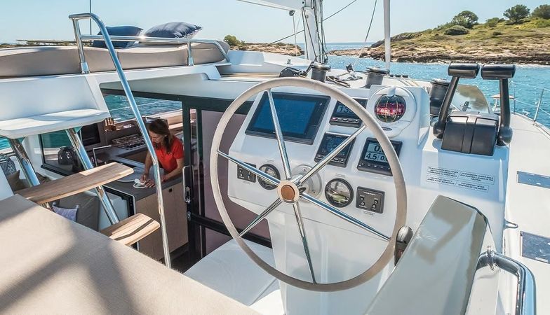 Fountaine Pajot Astrea 42 | Speakeasy