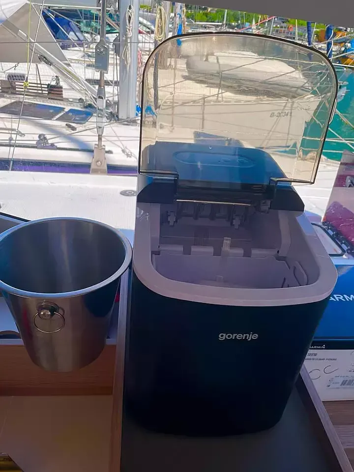 Fountaine Pajot Astrea 42 | Livia Augusta