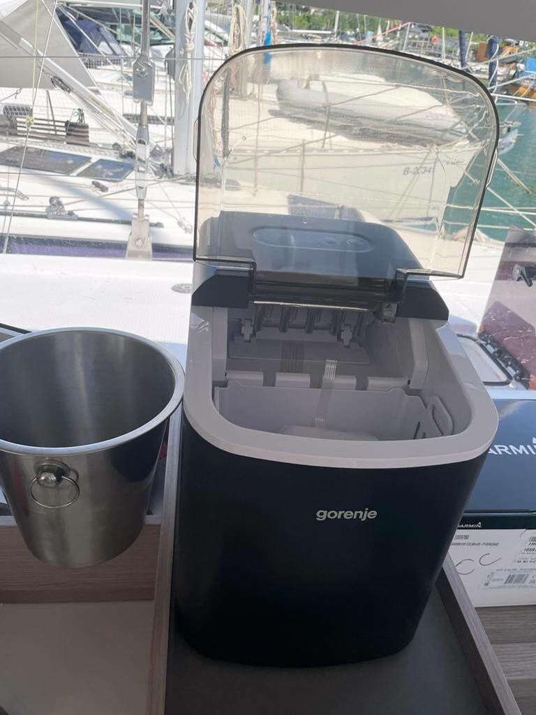 Fountaine Pajot Astrea 42 | Flavia Augusta