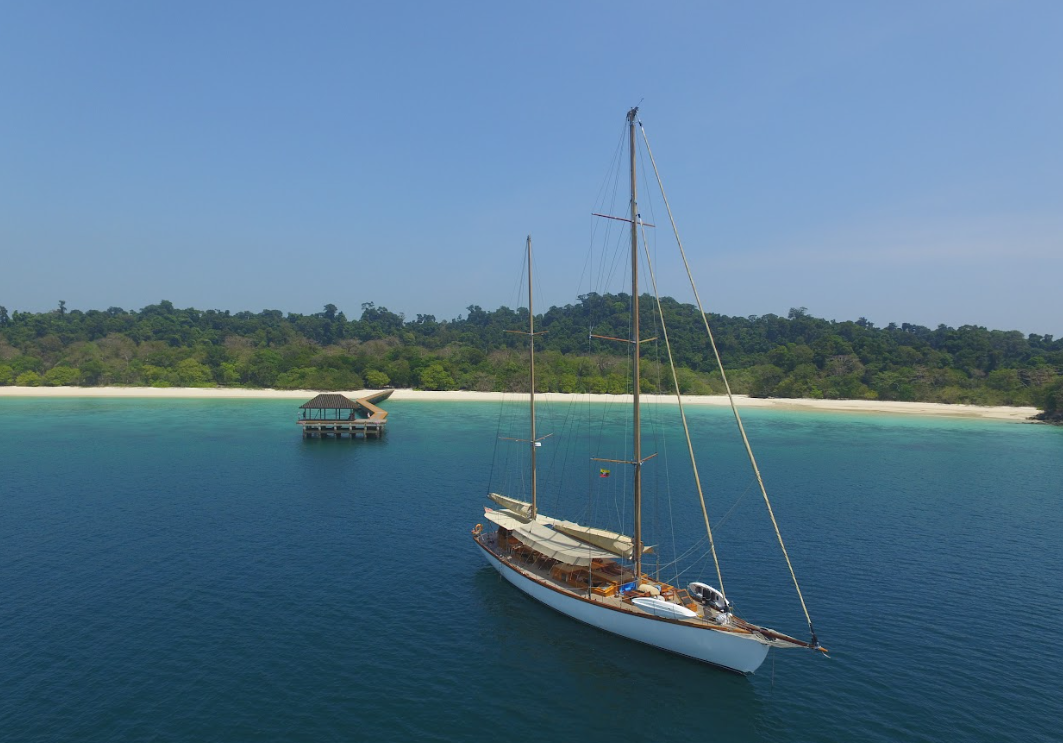 Custom Built 95 | Aventure