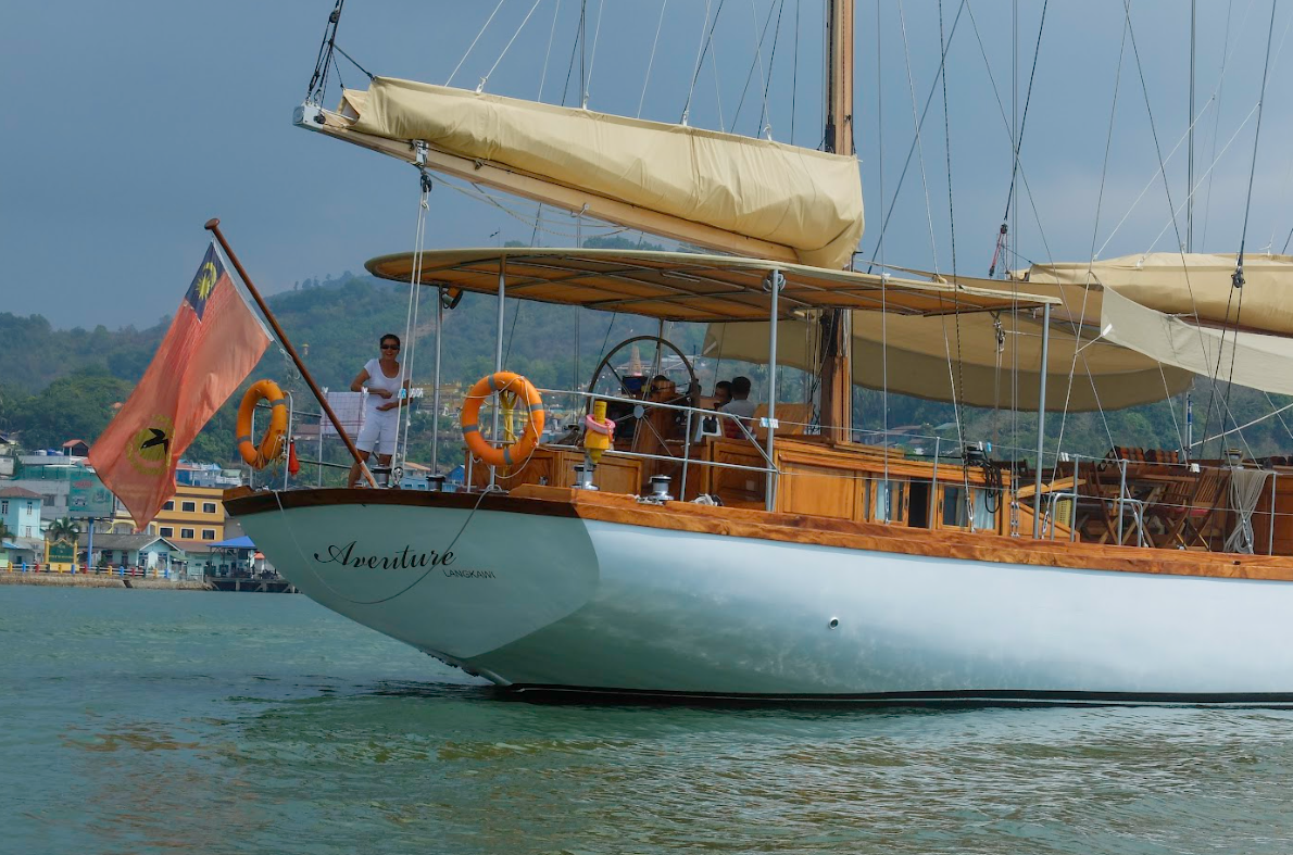 Custom Built 95 | Aventure