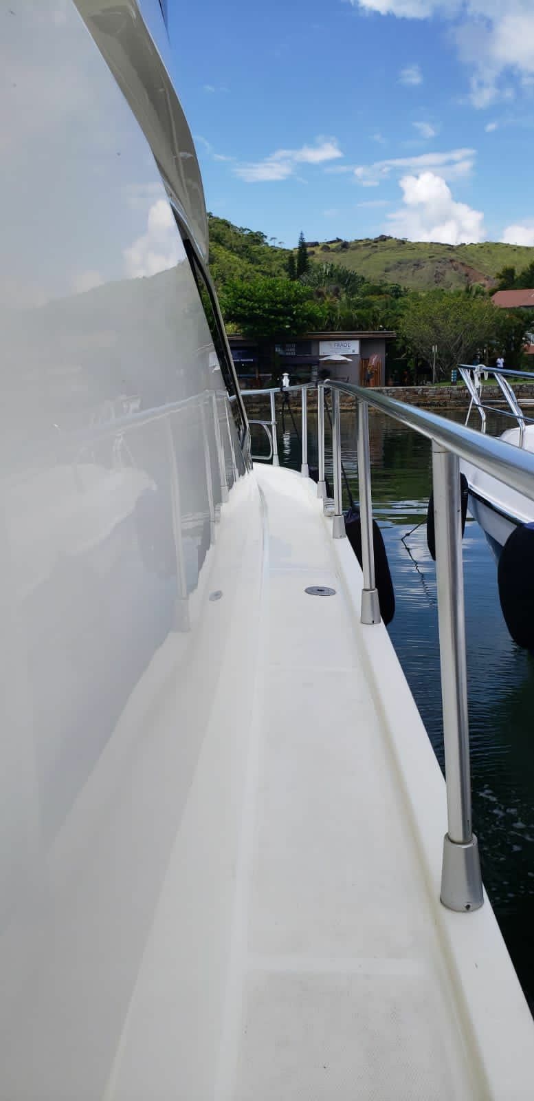 Ferretti 430 | Aquarius 3