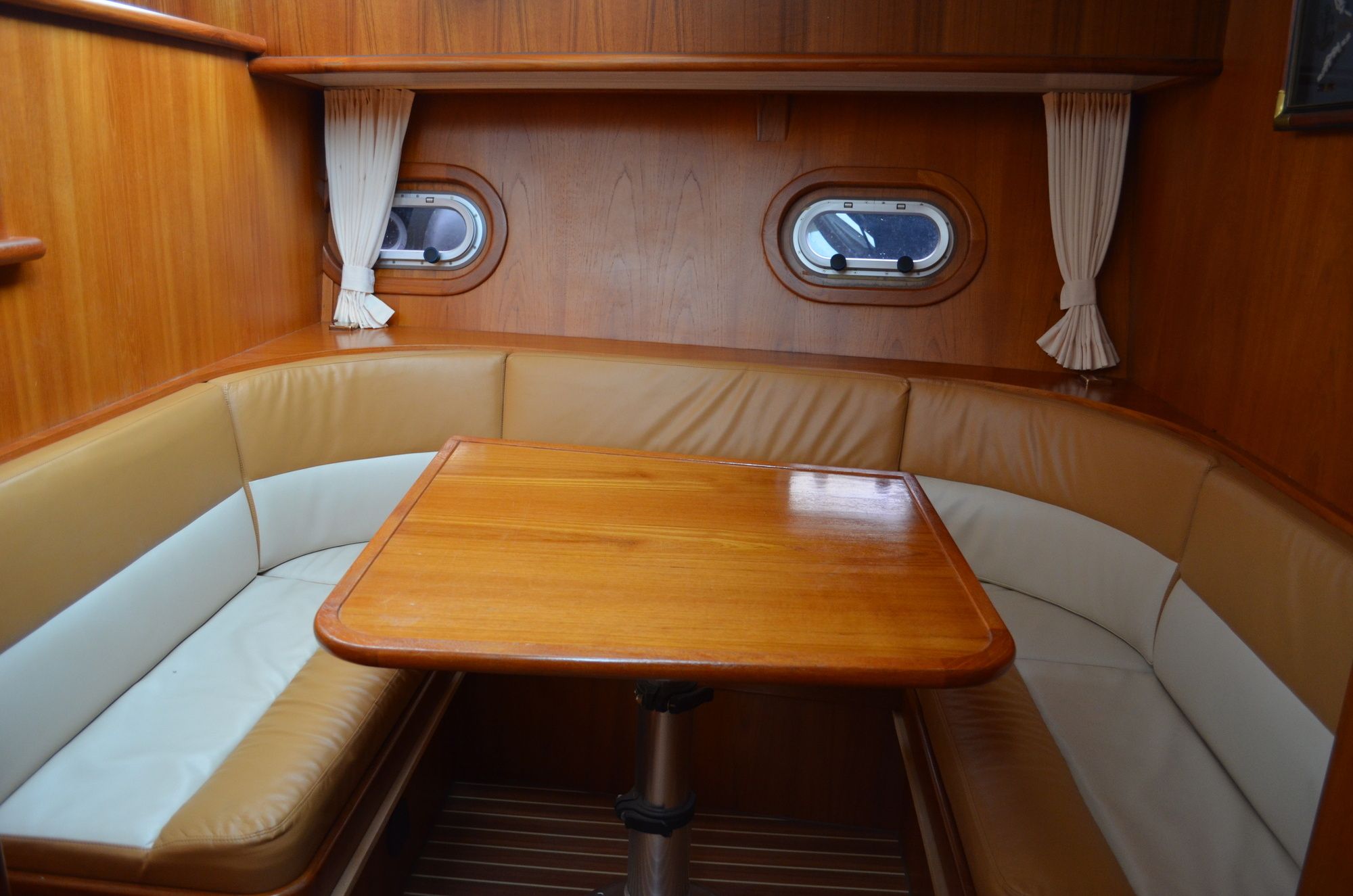 De Drait Advantage 42 | Saphir