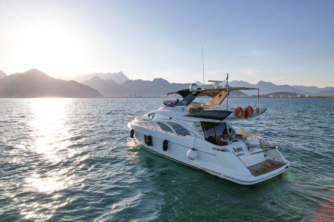 Azimut 55 | The Galeria