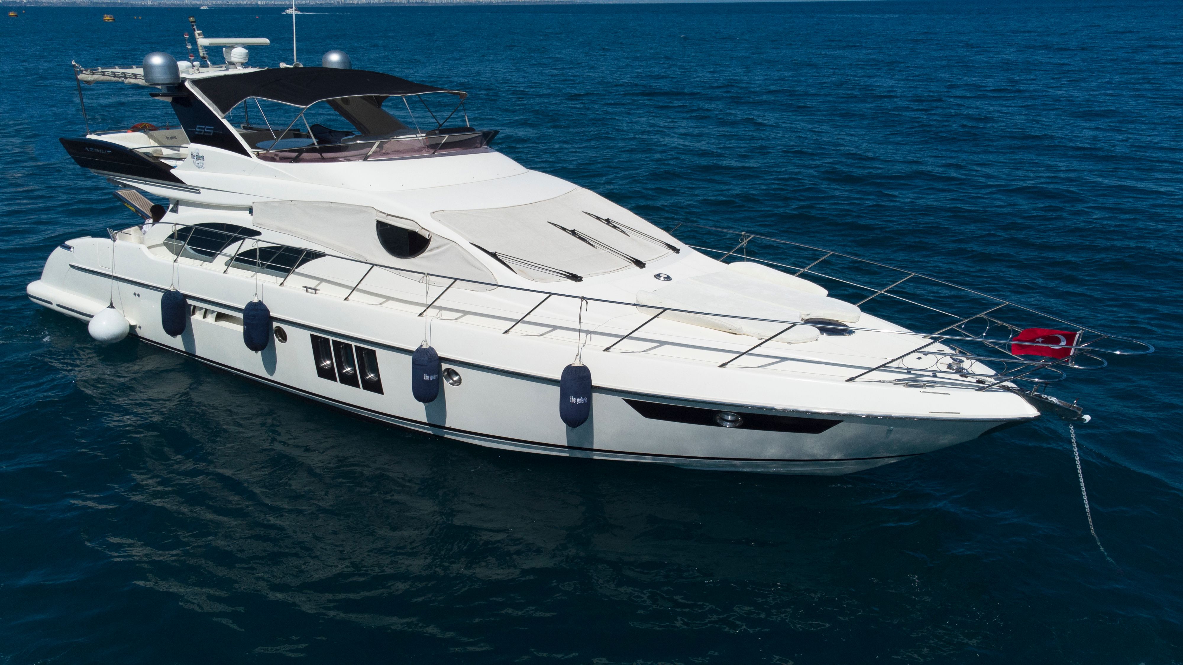 Azimut 55 | The Galeria