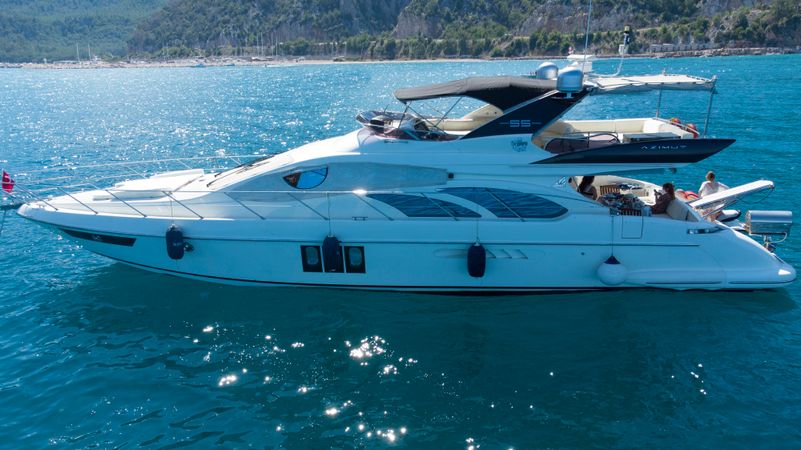 Azimut 55 | The Galeria