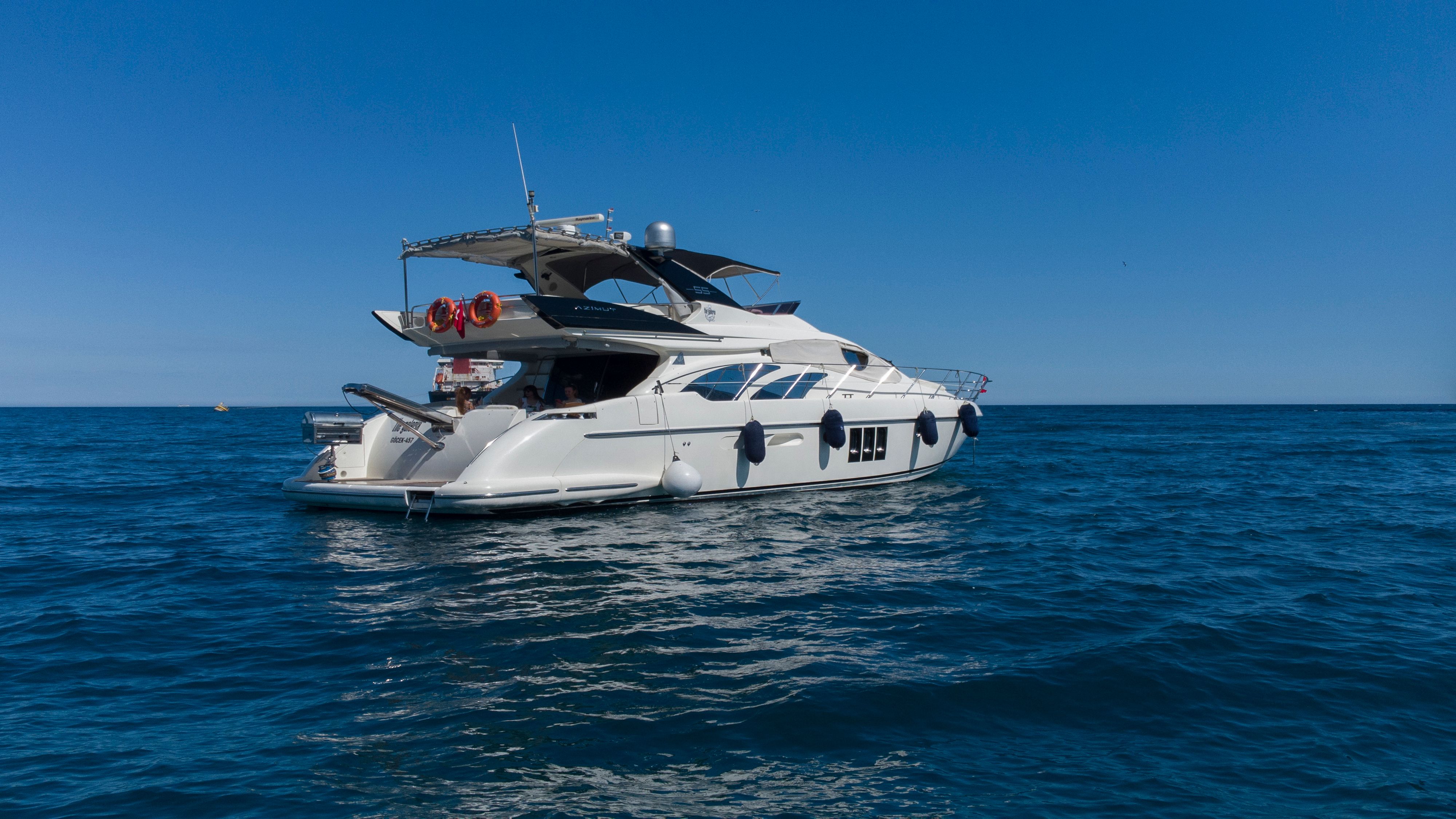 Azimut 55 | The Galeria