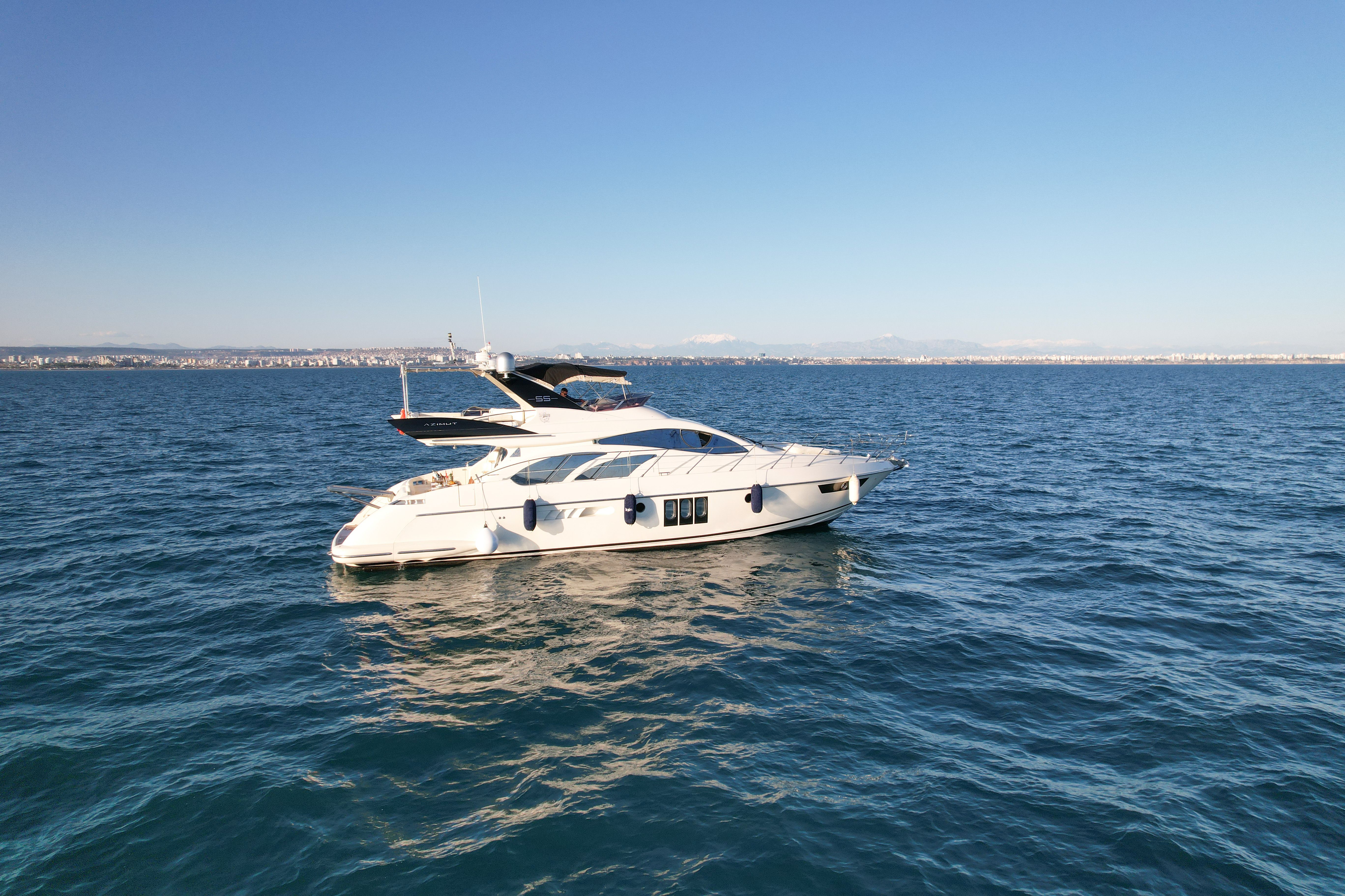 Azimut 55 | The Galeria