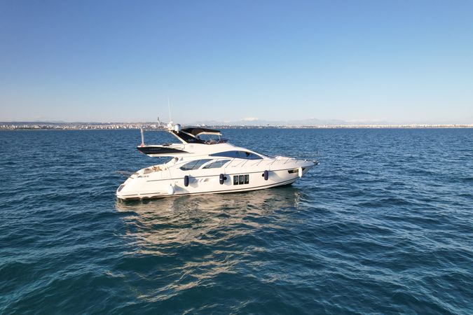 Azimut 55 | The Galeria