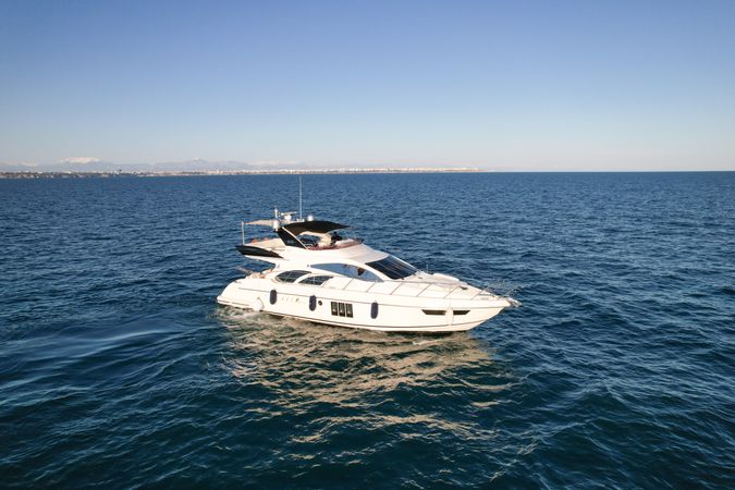 Azimut 55 | The Galeria