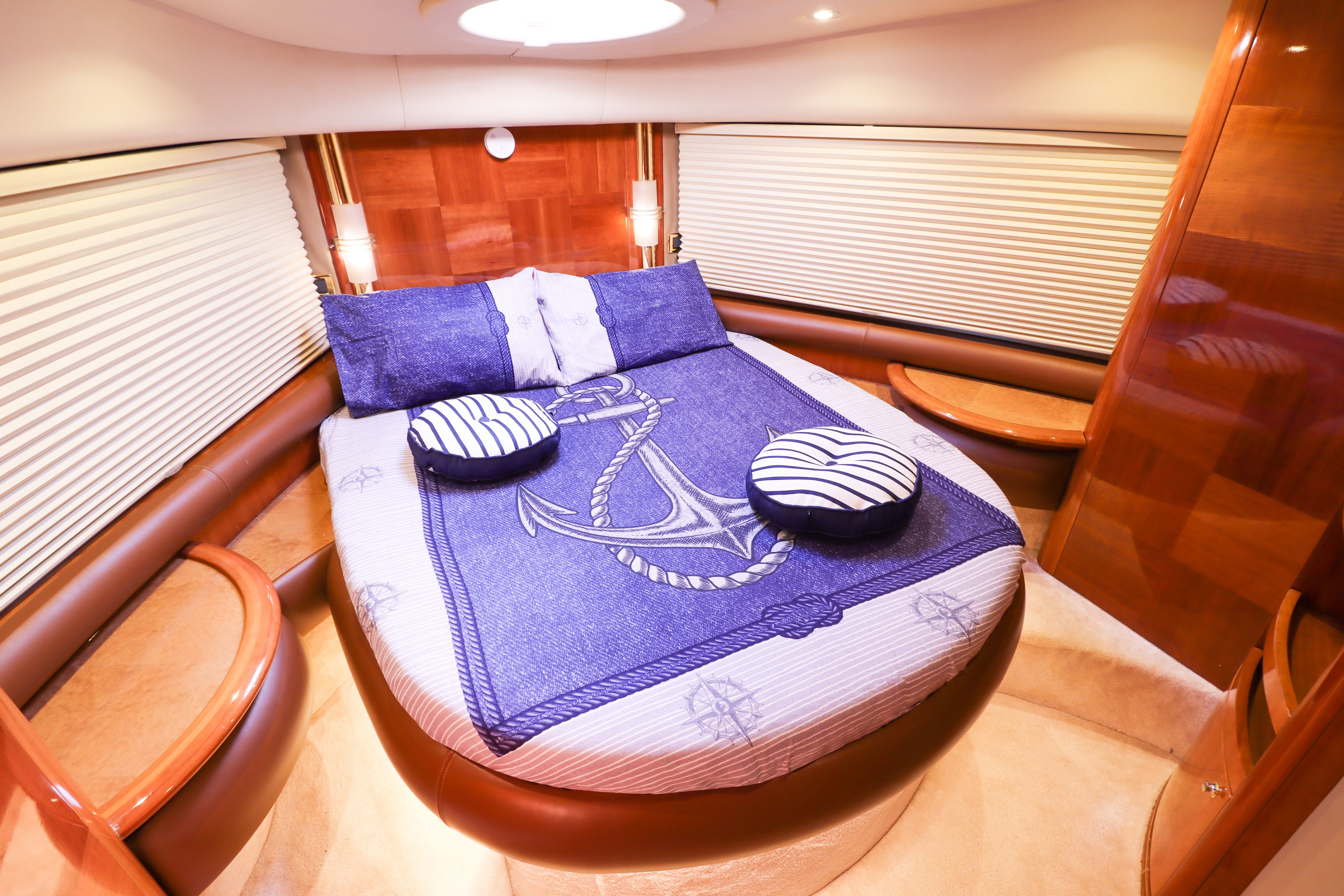 Azimut 55 | The Galeria