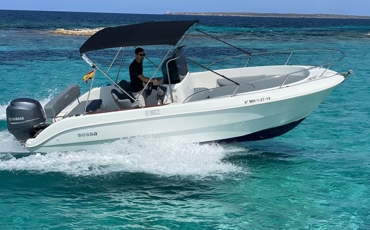 Sessa Key Largo 22 | Black or White