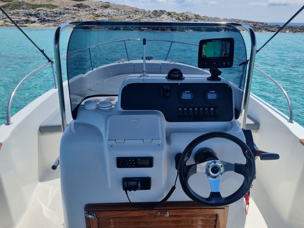 Sessa Key Largo 22 | Black or White