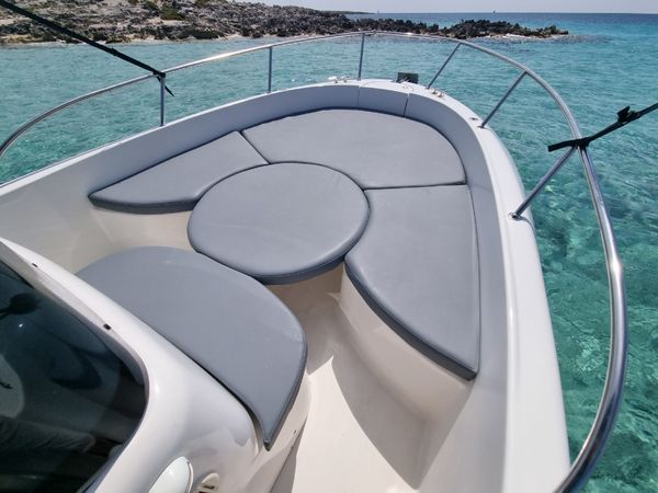 Sessa Key Largo 22 | Black or White