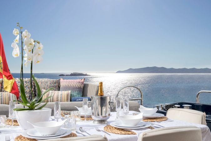 Sunseeker 84 | Ariyas