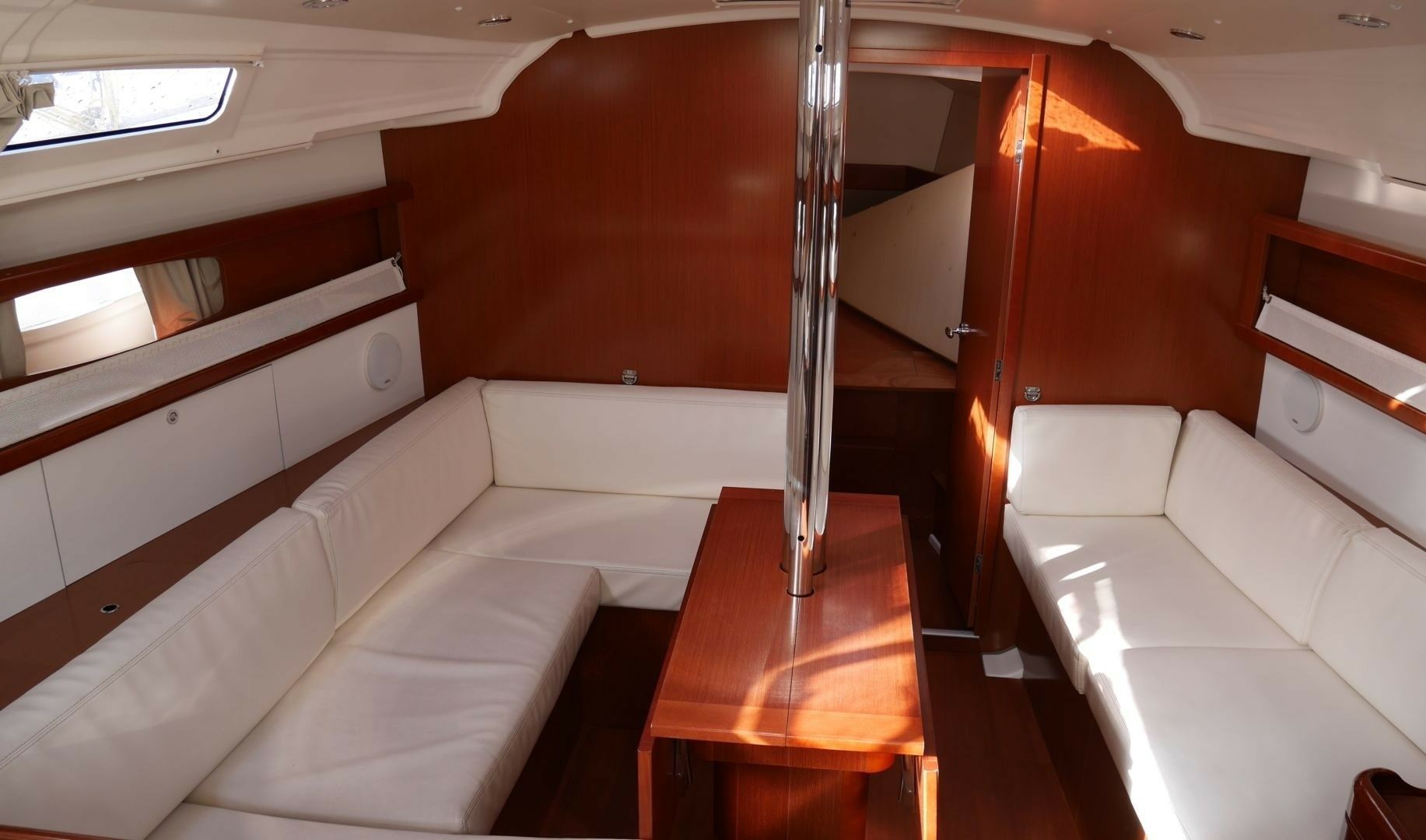 Beneteau Oceanis 37 | Dolenn