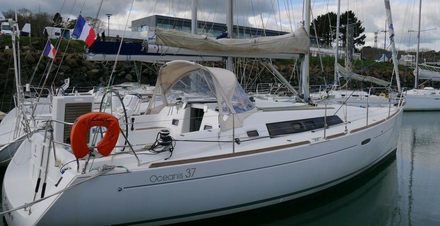 Beneteau Oceanis 37 | Dolenn