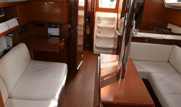 Beneteau Oceanis 37 | Dolenn