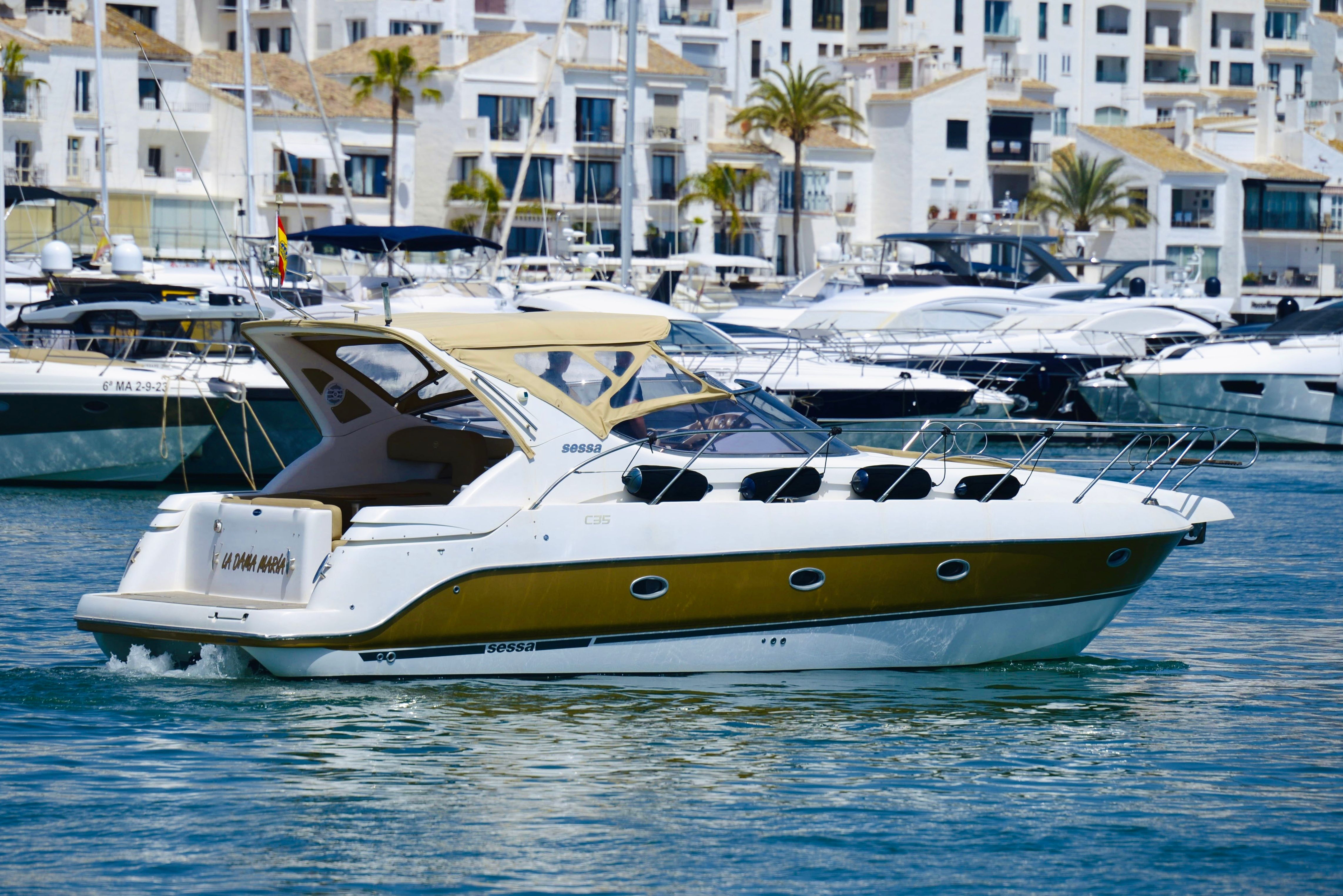 Sessa C 35 | La Dama Maria