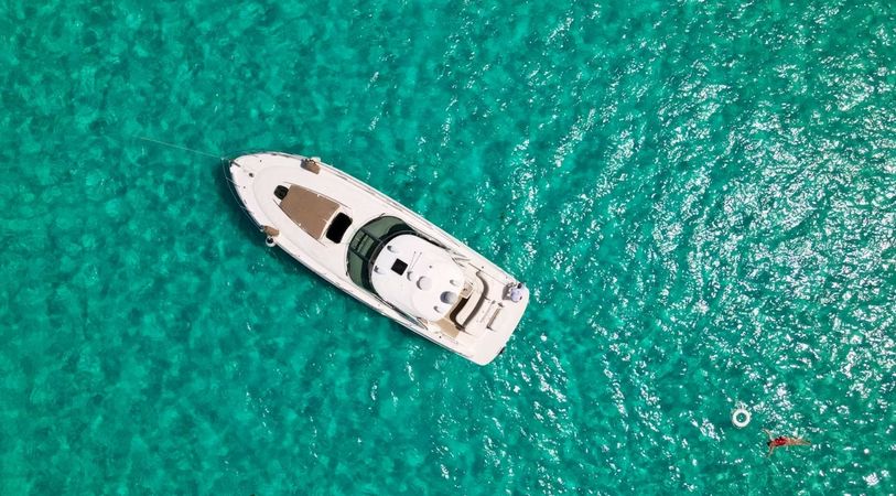 Sea Ray Sundancer 44 | Okeyanos