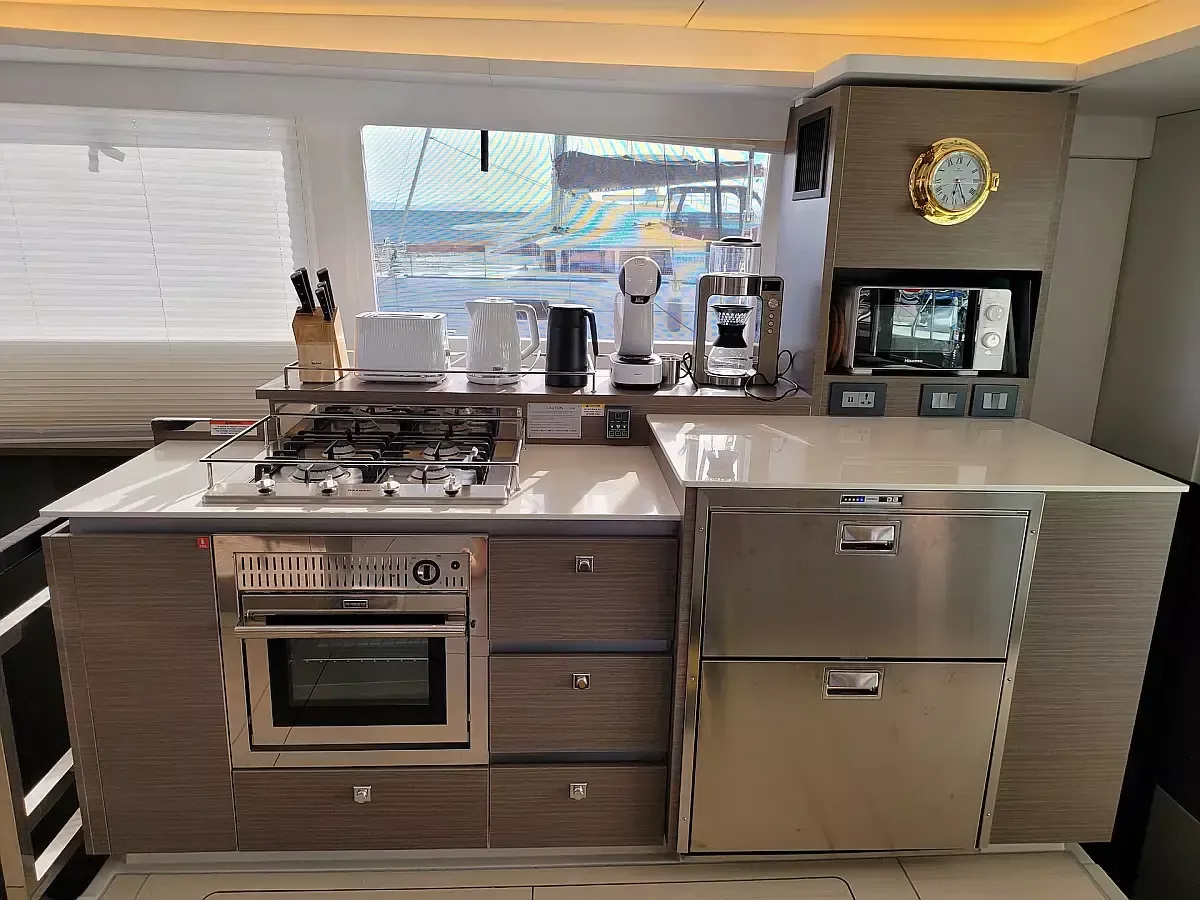 Leopard 50 | Trident