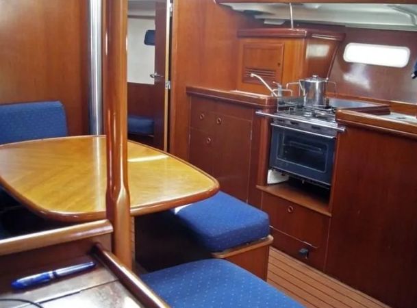 Beneteau Oceanis 393 | Tacoma