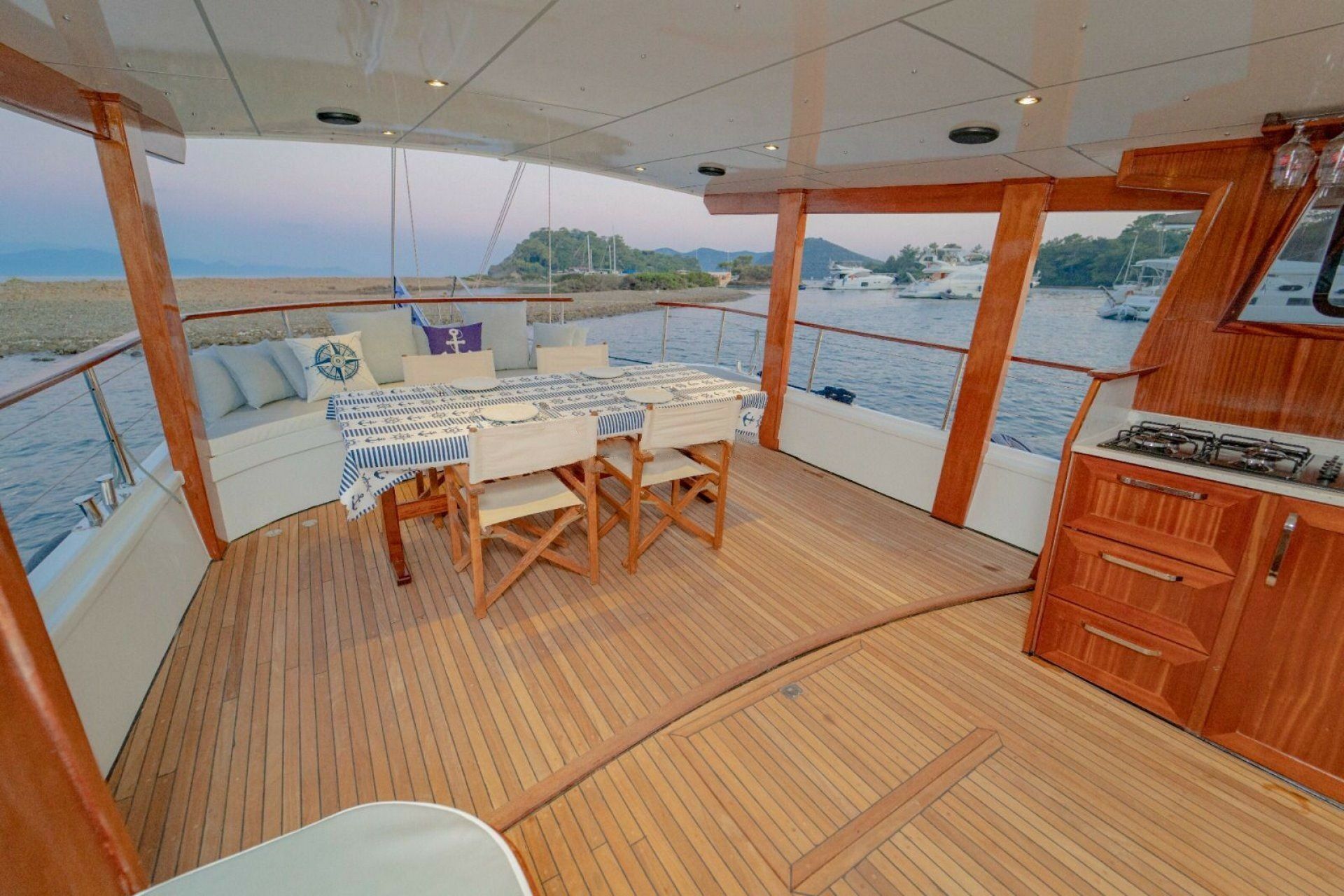 Custom Built 46 | Goldenlight
