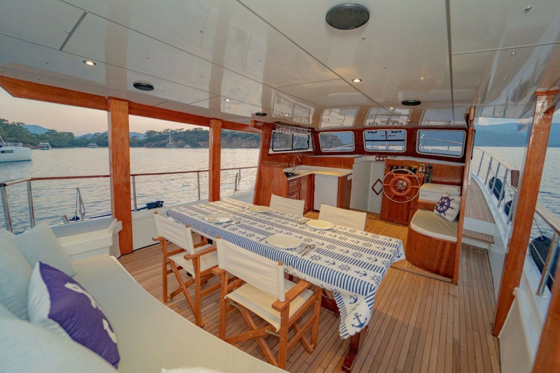 Custom Built 46 | Goldenlight
