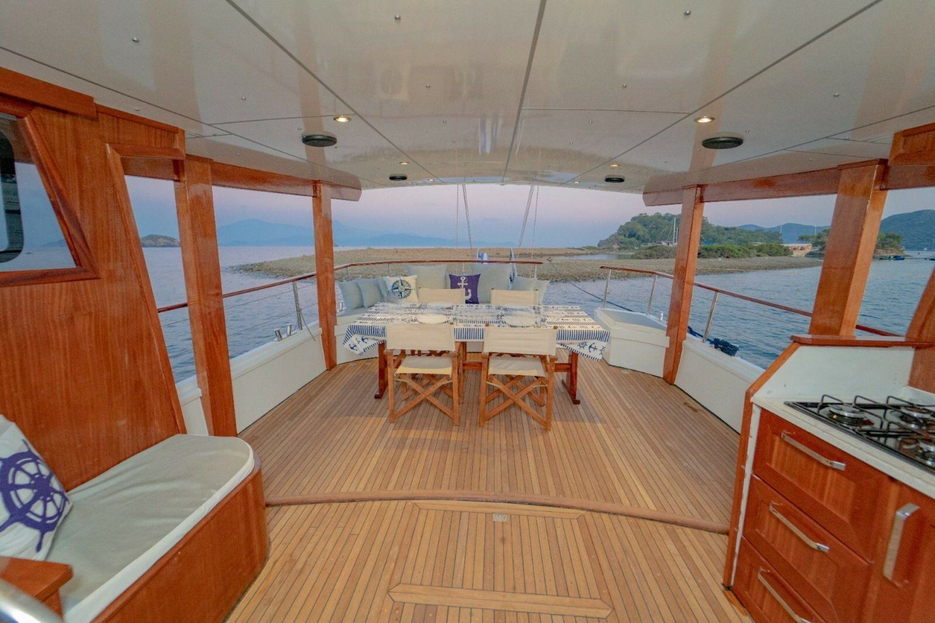 Custom Built 46 | Goldenlight