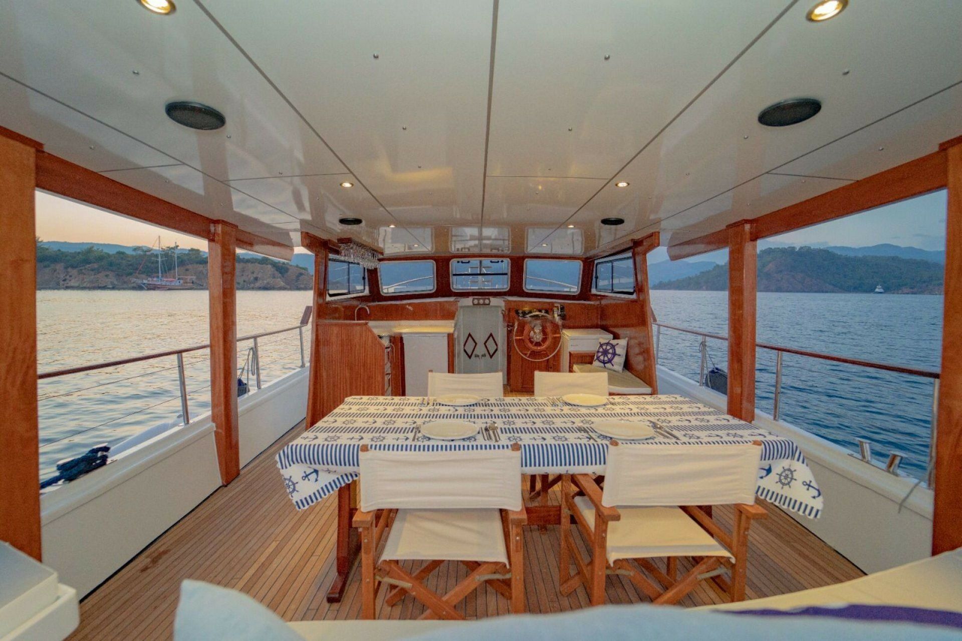Custom Built 46 | Goldenlight