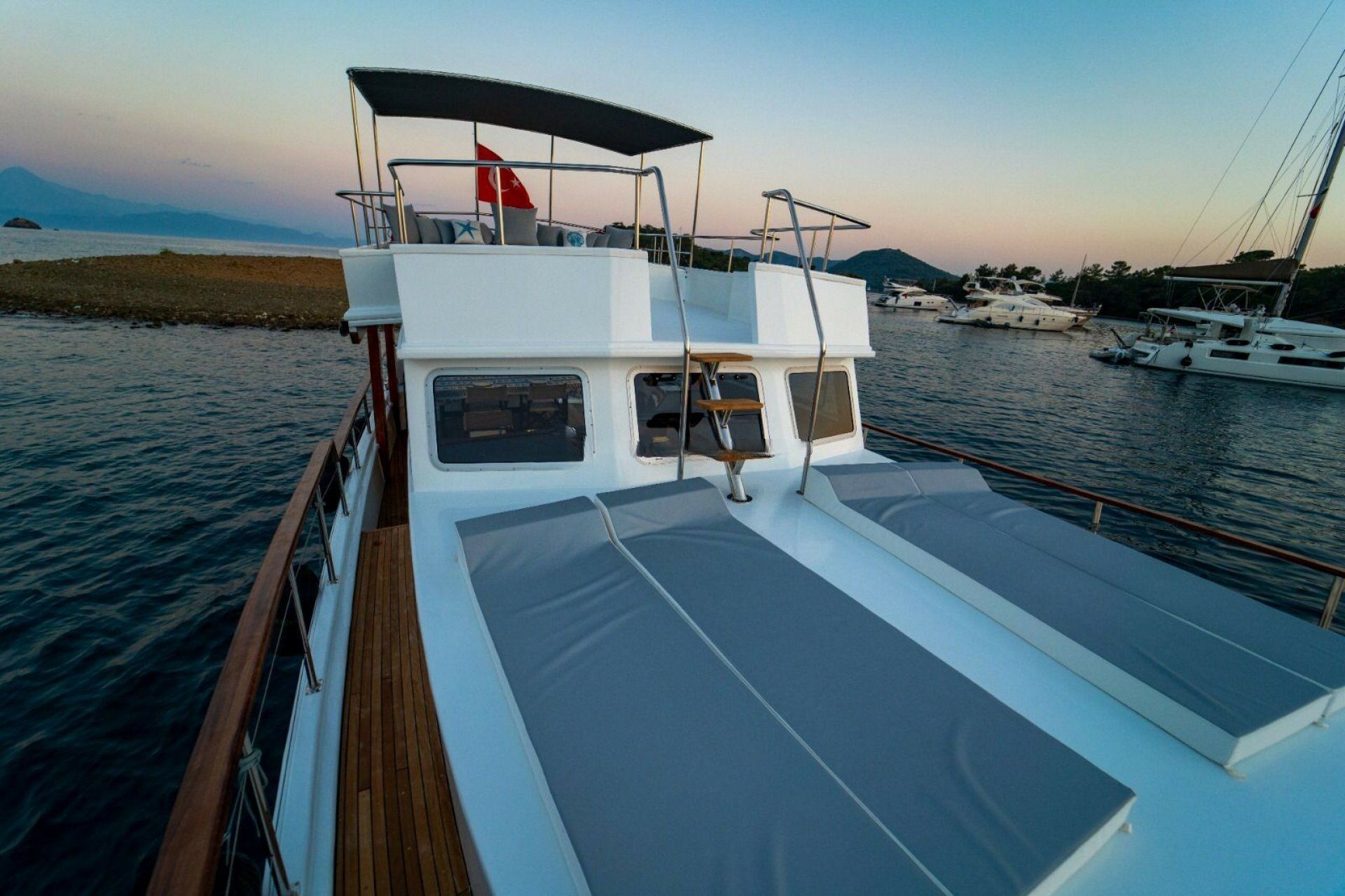 Custom Built 46 | Goldenlight