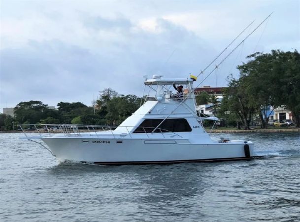 Black Fin 40 Flybridge | Toscano