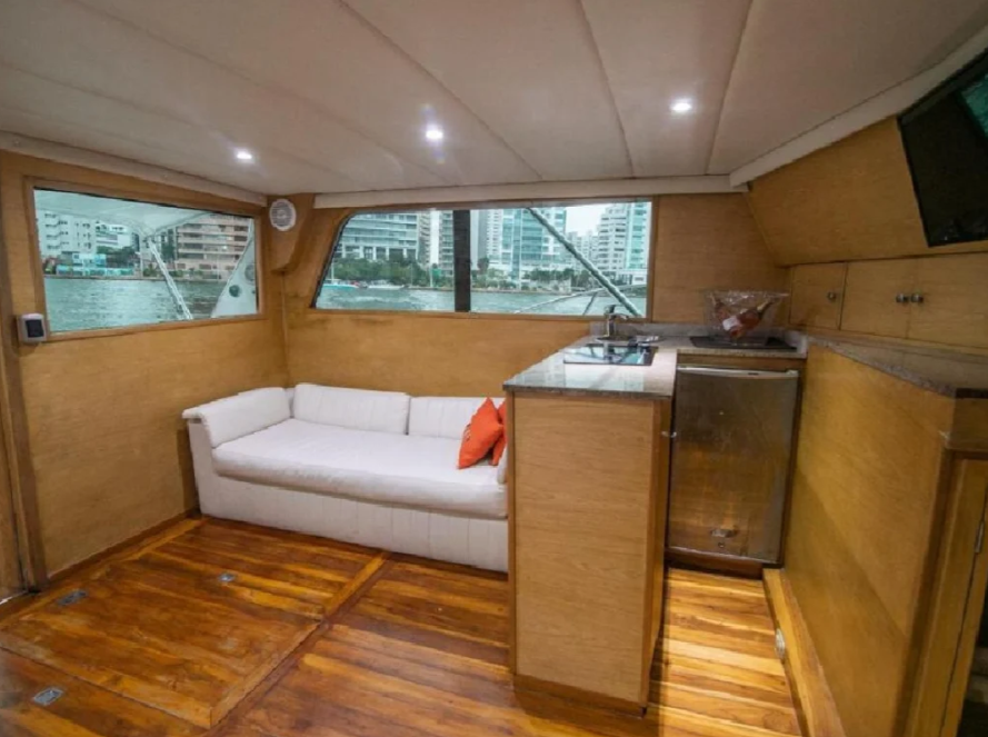 Black Fin 40 Flybridge | Toscano