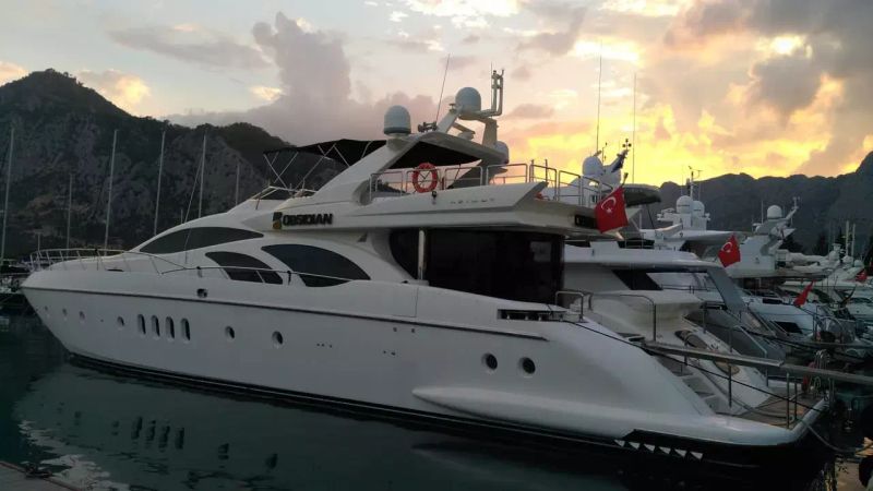 Azimut Leonardo 98 | Obsidian
