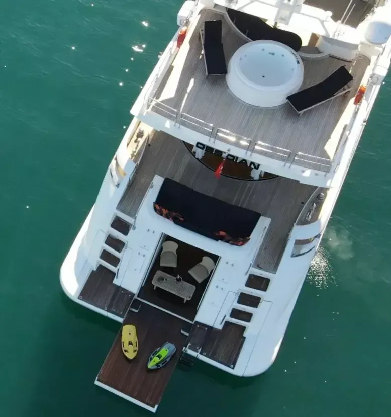 Azimut Leonardo 98 | Obsidian