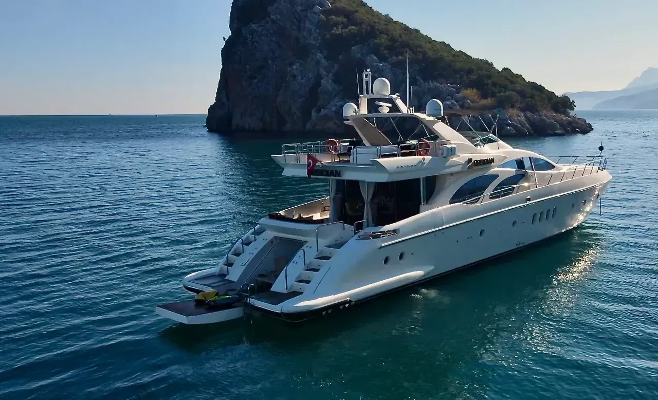 Azimut Leonardo 98 | Obsidian