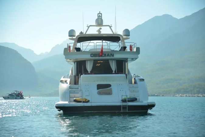 Azimut Leonardo 98 | Obsidian