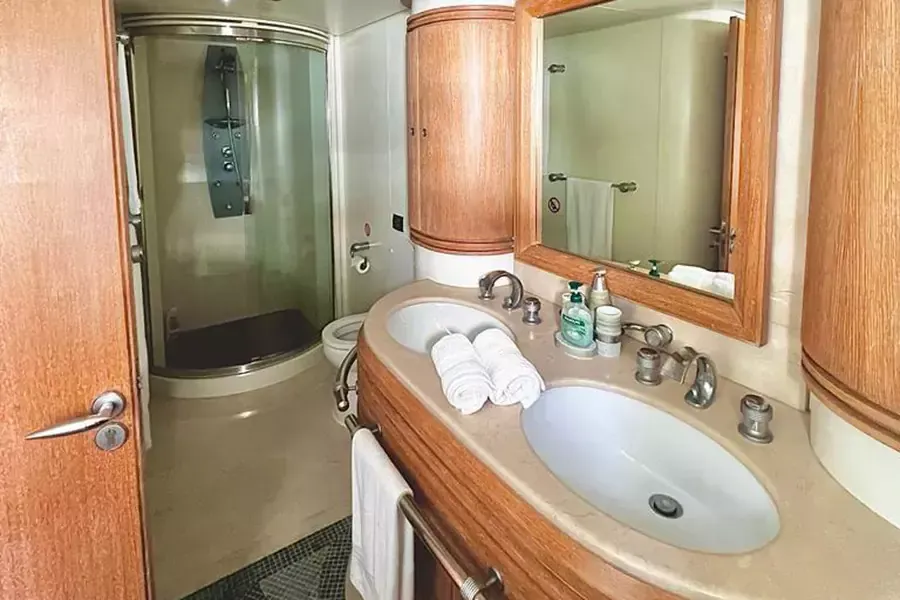 Azimut Leonardo 98 | Obsidian