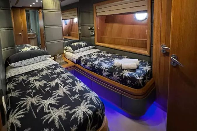 Azimut Leonardo 98 | Obsidian