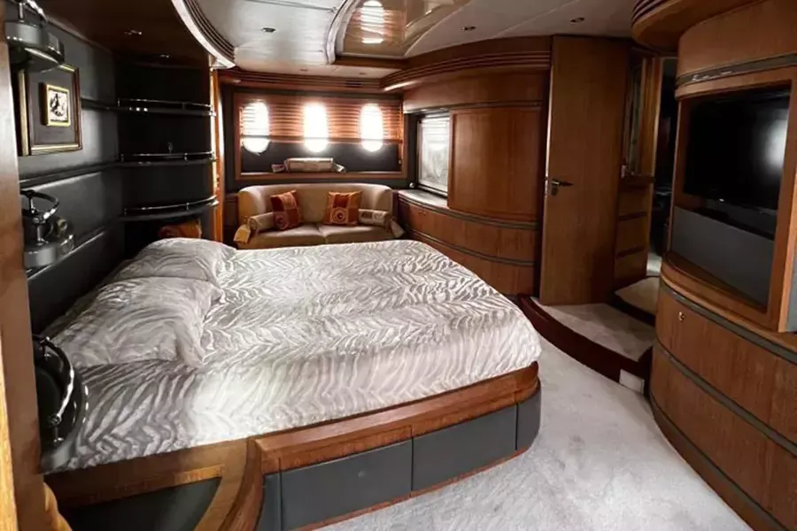 Azimut Leonardo 98 | Obsidian