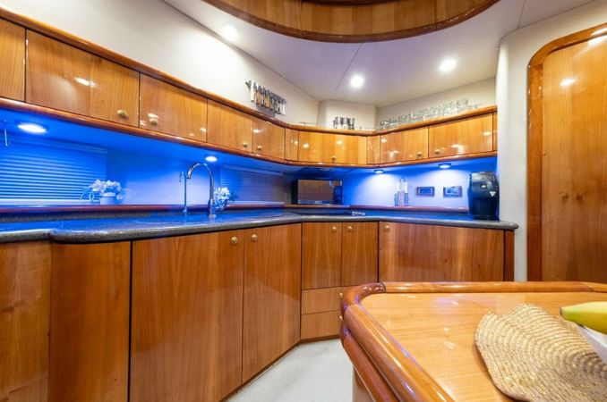 Sunseeker Manhattan 62 | Mr. Ates