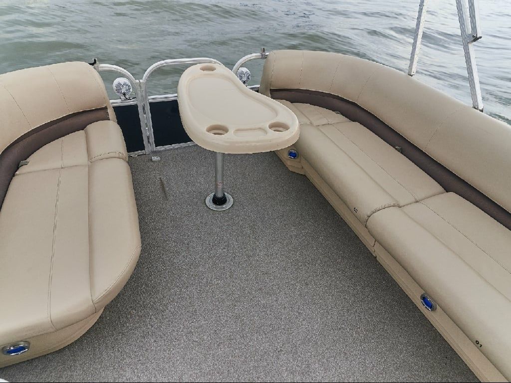 Sun Tracker 24 | Mavi