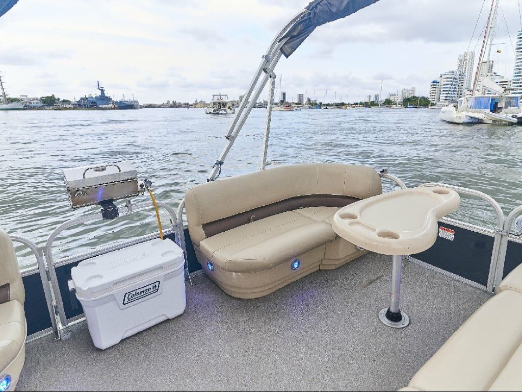 Sun Tracker 24 | Mavi