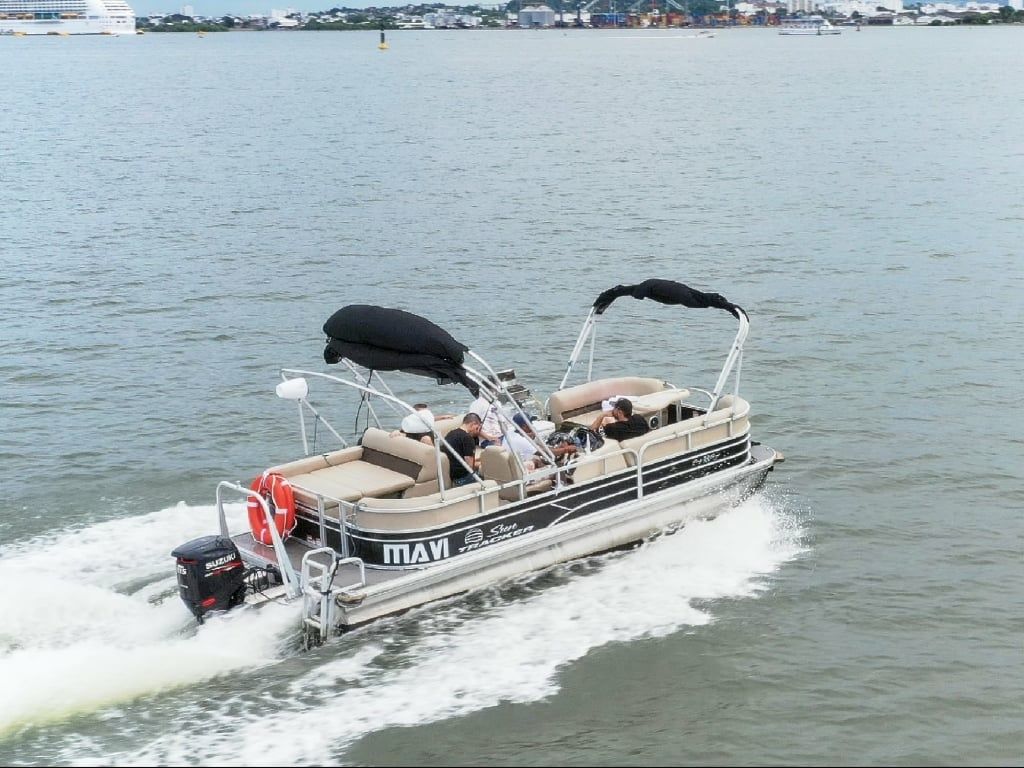 Sun Tracker 24 | Mavi