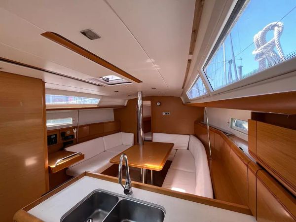 Jeanneau Sun Odyssey 379 | Esprit du Ponant