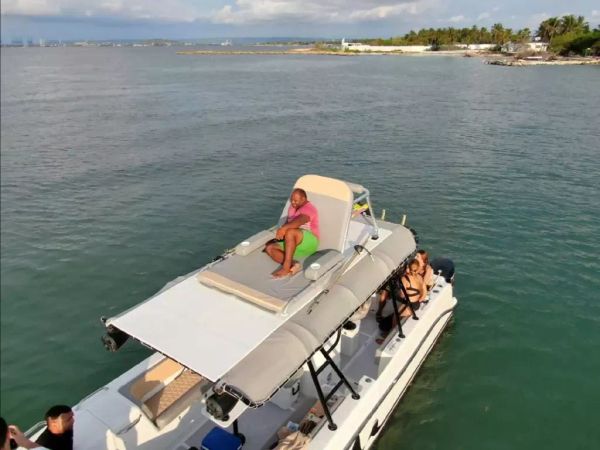 YachtCat 33 | Magnus