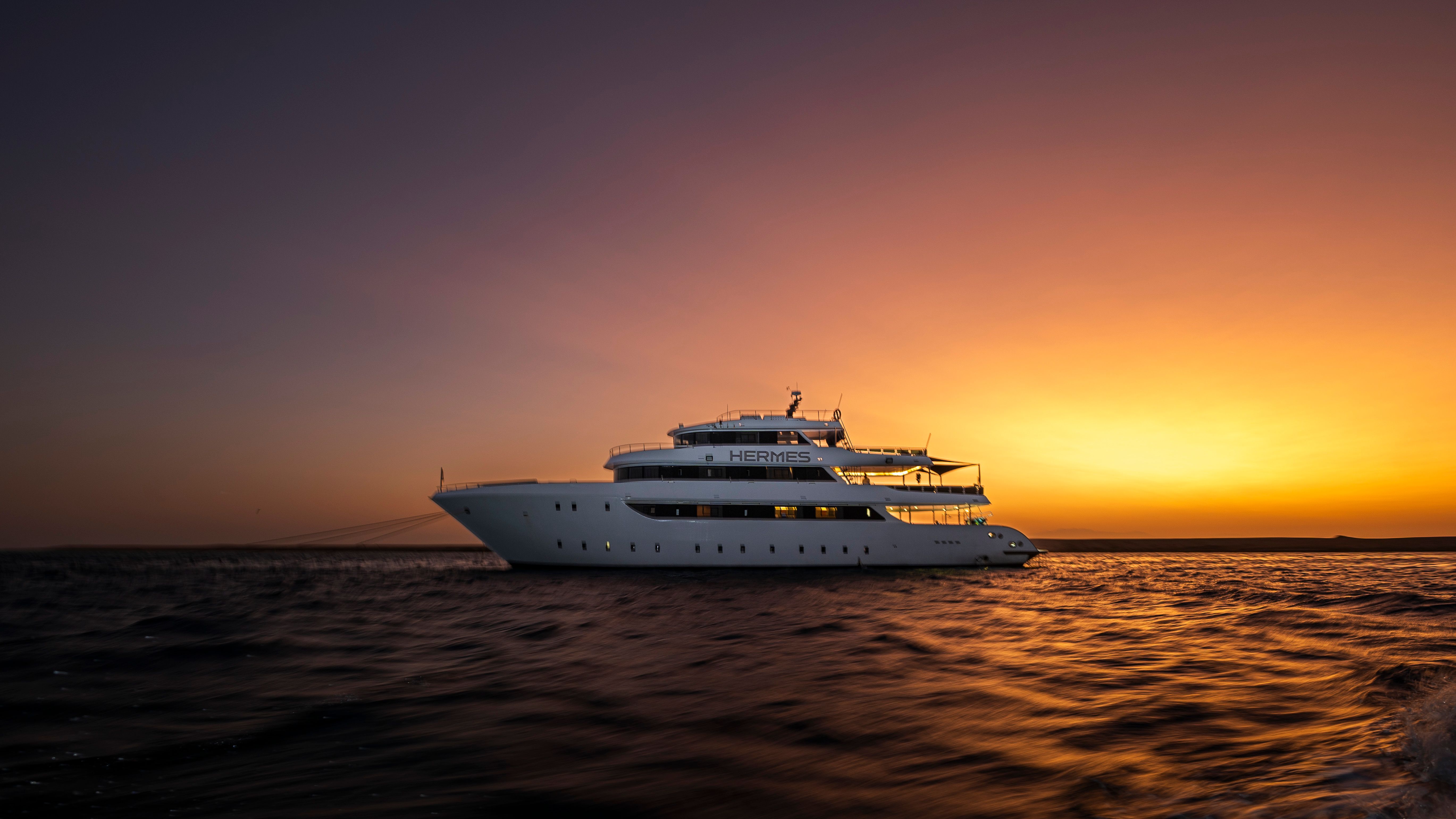 Custom Built 118 | Hermes