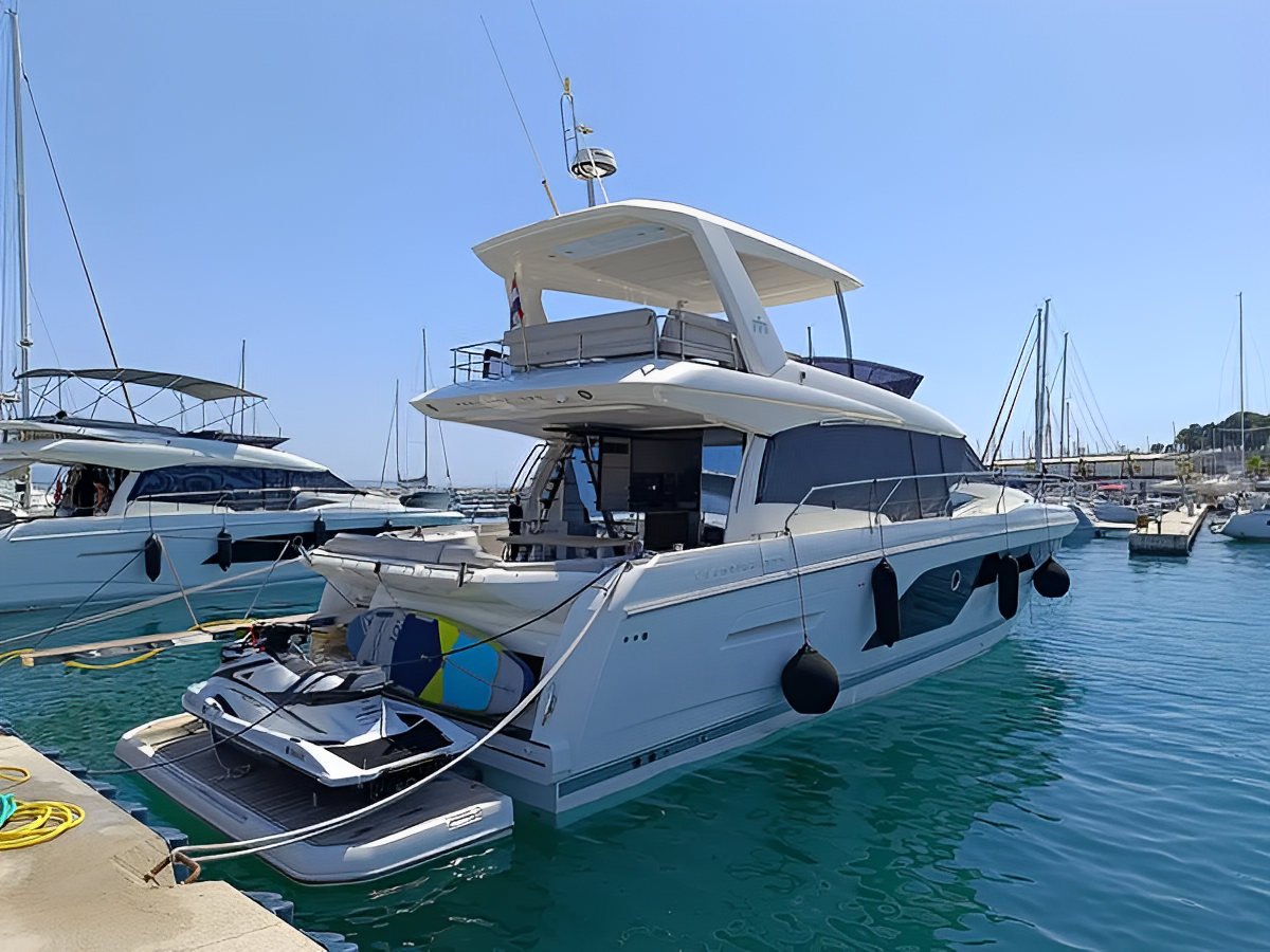 Prestige 590 | Tereza
